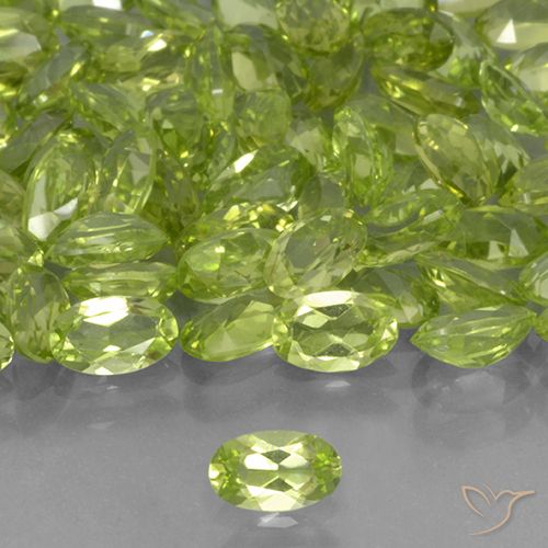 0.24ct Natürlicher Mittelgrün Peridot, Oval, VVS-VS