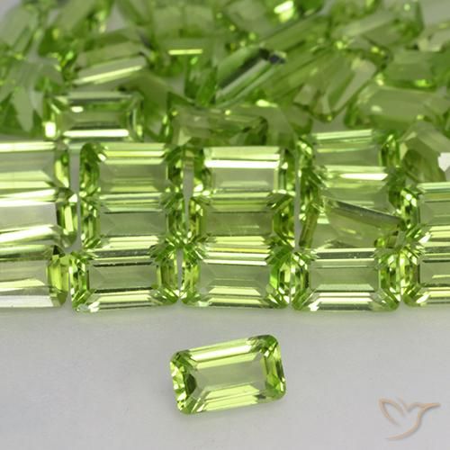 9,17 ctw natürlicher Leichtes lebendiges Grün Peridot, Oktagonschliff, VVS-VS