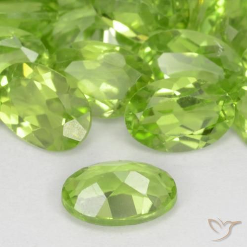 9,17 ctw natürlicher Leichtes lebendiges Grün Peridot, Oval, VS