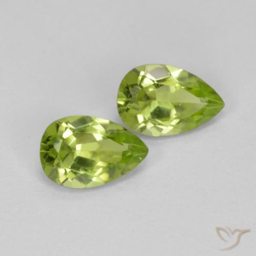 0.93ctw Natürlicher Lebendiges grün Peridot, Birnenform, VS