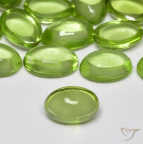 0.52ct Natürlicher Leichtes lebendiges Grün Peridot, Oval, Transparent