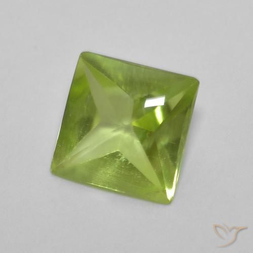 0.93ct Natürlicher Leichtes lebendiges Grün Peridot, Quadrat, Transparent