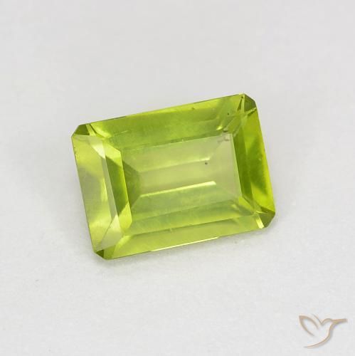 9,17 ctw natürlicher Mittelgrün Peridot, Oktagonschliff, VS