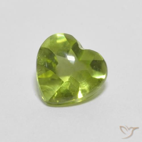0.84ct Natürlicher Lebendiges grün Peridot, Herz, Transparent