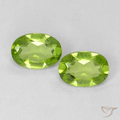 1.55ctw Natürlicher Mittelgrün Peridot, Oval, VVS-VS