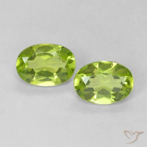 1.82ctw Natürlicher Lebendiges grün Peridot, Oval, VVS-VS