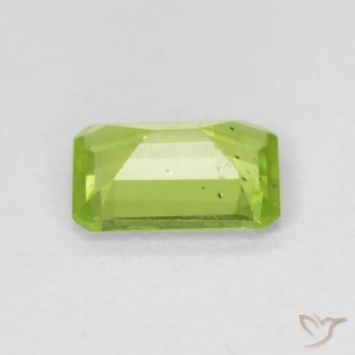 9,17 ctw natürlicher Mittelgrün Peridot, Oktagonschliff, VS