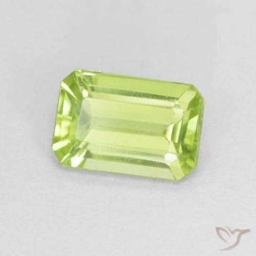 9,17 ctw natürlicher Leichtes lebendiges Grün Peridot, Oktagonschliff, VVS