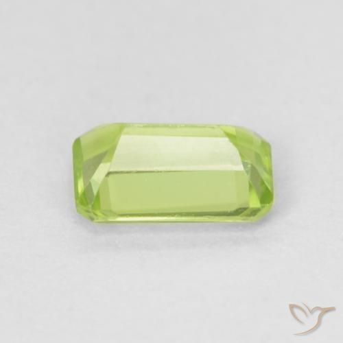 9,17 ctw natürlicher Leichtes lebendiges Grün Peridot, Oktagonschliff, VVS