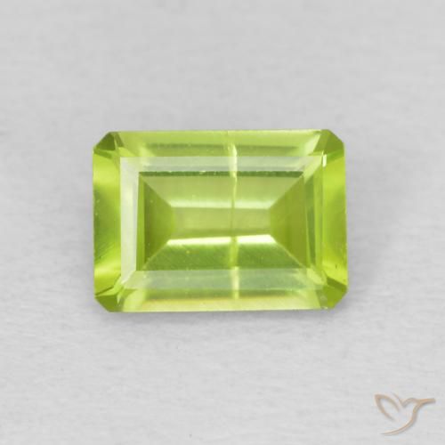 0.98ct Natürlicher hellgrün Peridot, Smaragdschliff, SI