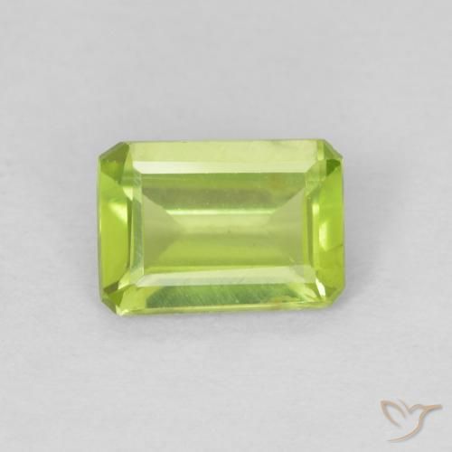 0.81ct Natürlicher Mittelgrün Peridot, Smaragdschliff, VS