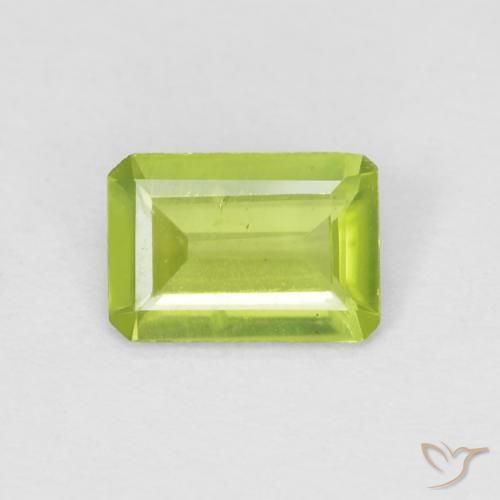0.63ct Natürlicher hellgrün Peridot, Smaragdschliff, VS