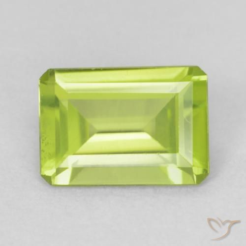 0.80ct Natürlicher Mittelgrün Peridot, Smaragdschliff, VVS