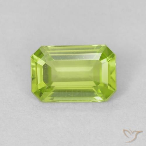 0.53ct Natürlicher Lebendiges Gelbgrün Peridot, Smaragdschliff, VVS