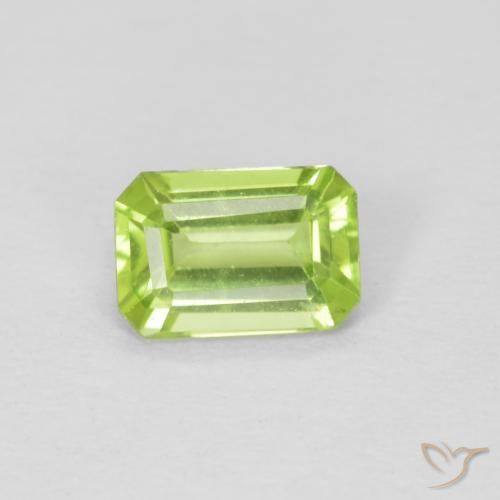 0.55ct Natürlicher Mittelgrün Peridot, Smaragdschliff, VVS-VS