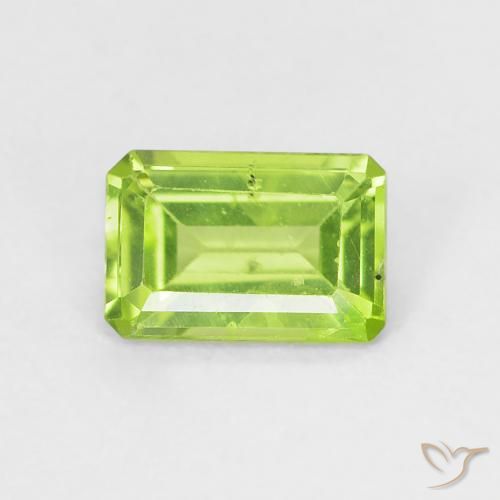 0.57ct Natürlicher Mittelgrün Peridot, Smaragdschliff, VS