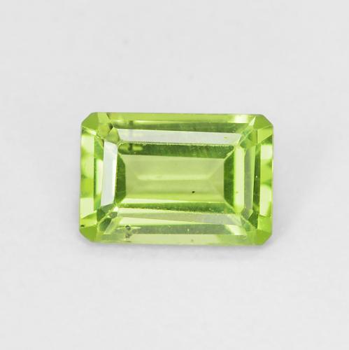 0.58ct Natürlicher Lebendiges grün Peridot, Smaragdschliff, VS