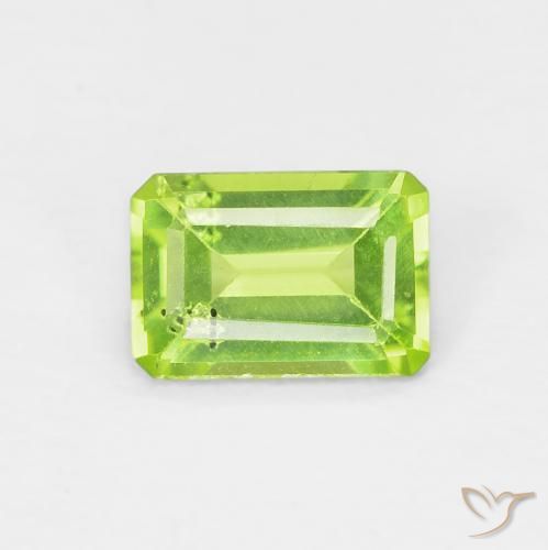 0.57ct Natürlicher gelblich-grün Peridot, Smaragdschliff, VS