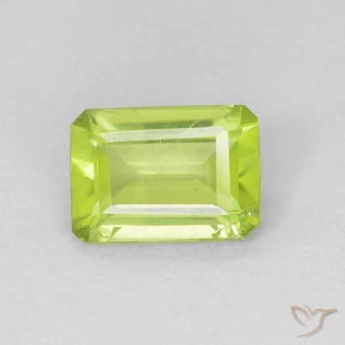 0.95ct Natürlicher hellgrün Peridot, Smaragdschliff, VS