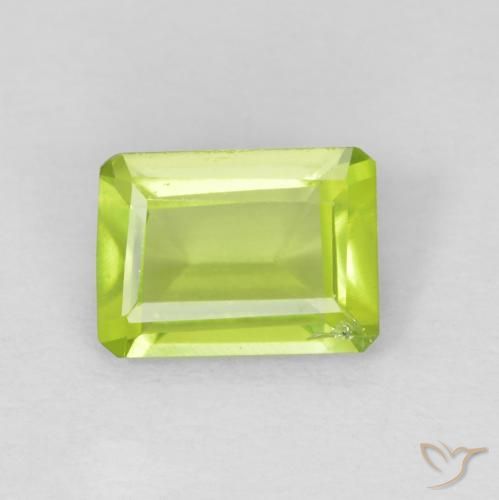 0.93ct Natürlicher hellgrün Peridot, Smaragdschliff, VS