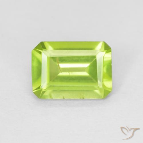 0.99ct Natürlicher hellgrün Peridot, Smaragdschliff, VS