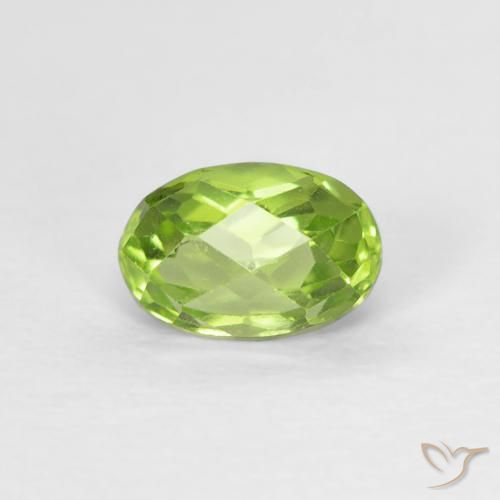 0.68ct Natürlicher Leichtes lebendiges Grün Peridot, Oval, VVS-VS