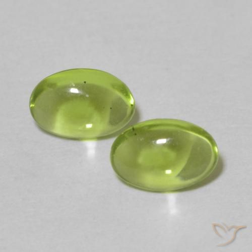 0.87ctw Natürlicher Lebendiges grün Peridot, Oval, Transparent