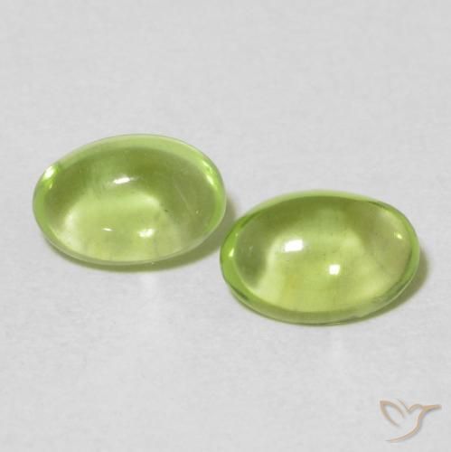 1.02ctw Natürlicher Lebendiges grün Peridot, Oval, Transparent