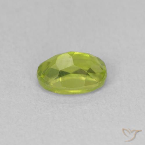 9,17 ctw natürlicher Olivgrün Peridot, Oval, VVS-VS