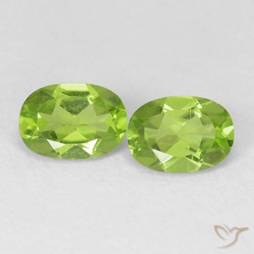 1.92ctw Natürlicher Mittelgrün Peridot, Oval, VVS-VS