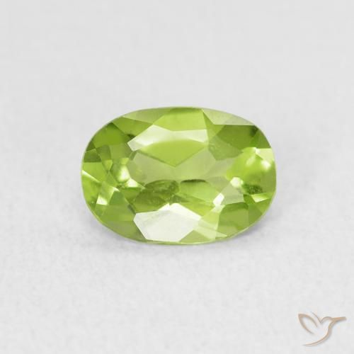 0.76ct Natürlicher Mittelgrün Peridot, Oval, VVS-VS