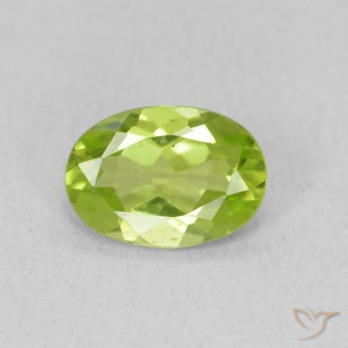 0.77ct Natürlicher Leichtes lebendiges Grün Peridot, Oval, VS