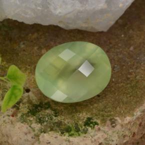 10,07 ctw natürlicher grüner Prehnit, Oval Schliff, Lichtdurchlässig