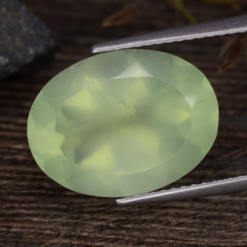 8,85 ctw natürlicher grüner Prehnit, Oval Schliff, Lichtdurchlässig