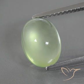 2.68ct Natürlicher limettengrün Prehnit, Oval, Transparent