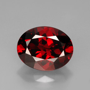 3,27 ctw natürlicher roter Pyrop, Oval Schliff, VS