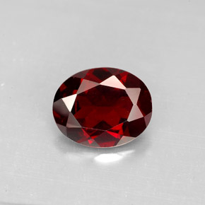 3,09 ctw natürlicher roter Pyrop, Oval Schliff, VS