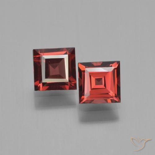 1.51ctw Natürlicher tiefrot Pyrop-Granat, Quadrat, VS