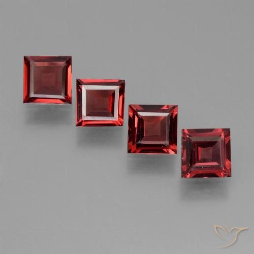 2.46ctw Natürlicher Tiefes Blutrot Pyrop-Granat, Quadrat, VS