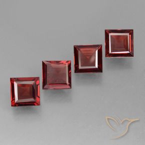 2.52 ct natürliche Tiefes Blutrot Pyrop-Granat-Edelsteine, Quadrat, VS