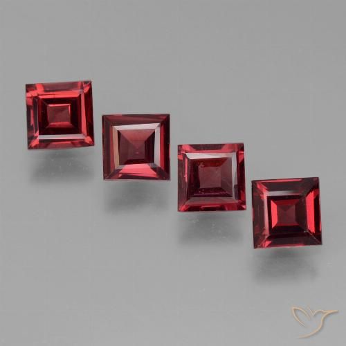 2.53ctw Natürlicher dunkelrot Pyrop-Granat, Quadrat, VS
