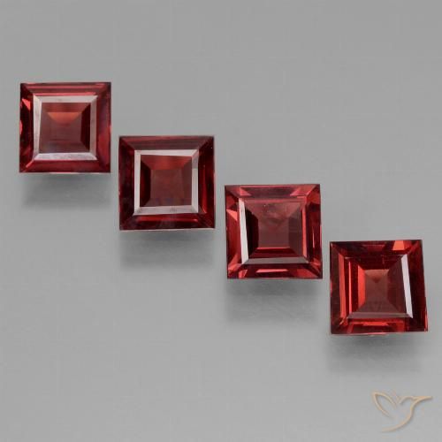 2.28ctw Natürlicher tiefrot Pyrop-Granat, Quadrat, VS