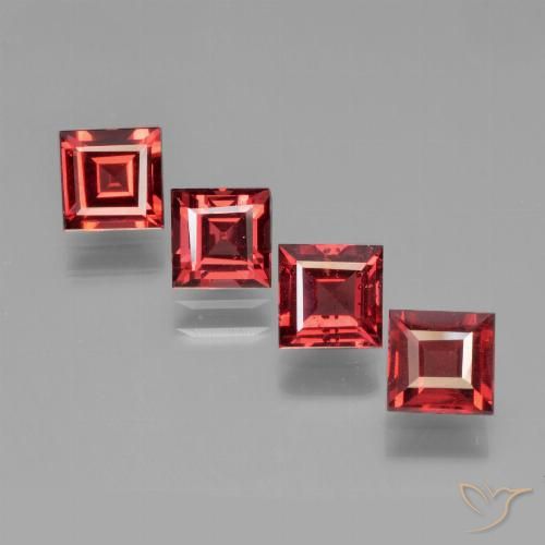 2.77ctw Natürlicher Tiefes Blutrot Pyrop-Granat, Quadrat, VS