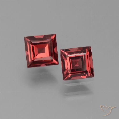1.43ctw Natürlicher tiefrot Pyrop-Granat, Quadrat, VS