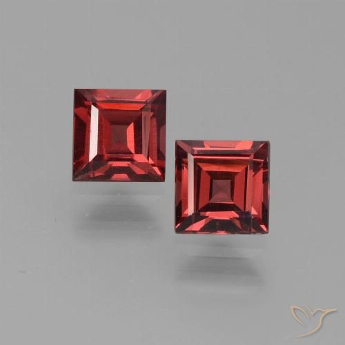 1.67ctw Natürlicher tiefrot Pyrop-Granat, Quadrat, VS