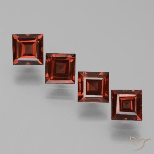 3.03ctw Natürlicher tiefrot Pyrop-Granat, Quadrat, VS