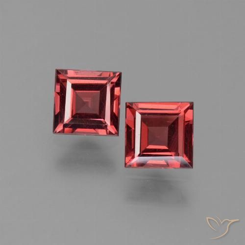 1.42ctw Natürlicher dunkelrot Pyrop-Granat, Quadrat, VS