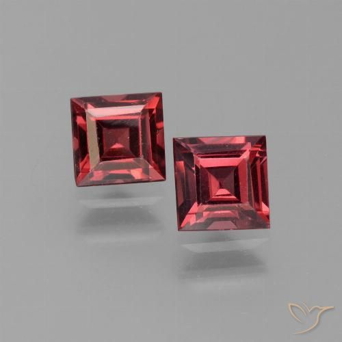 1.57ctw Natürlicher tiefrot Pyrop-Granat, Quadrat, VS