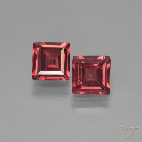 1.35ctw Natürlicher dunkelrot Pyrop-Granat, Quadrat, VS