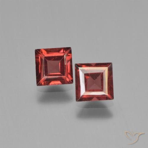 1.58ctw Natürlicher tiefrot Pyrop-Granat, Quadrat, VS